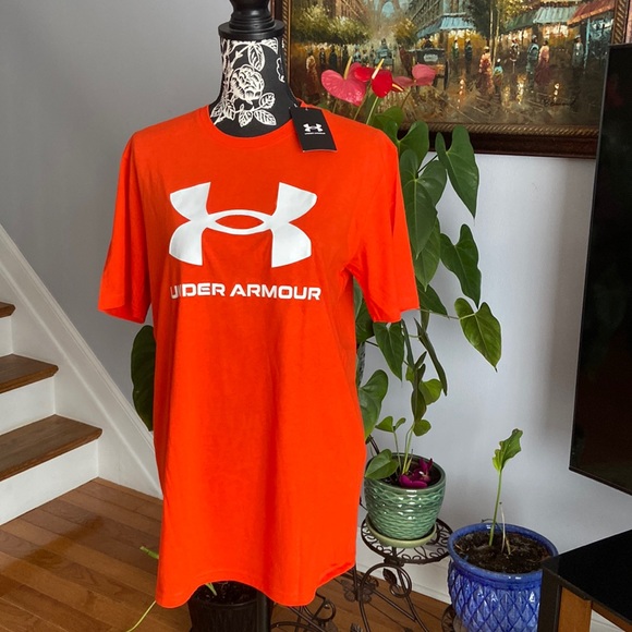 NWT Under Urmour - Picture 1 of 6